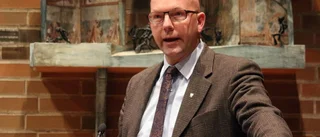 Landstingspolitiker försvarar landstingen
