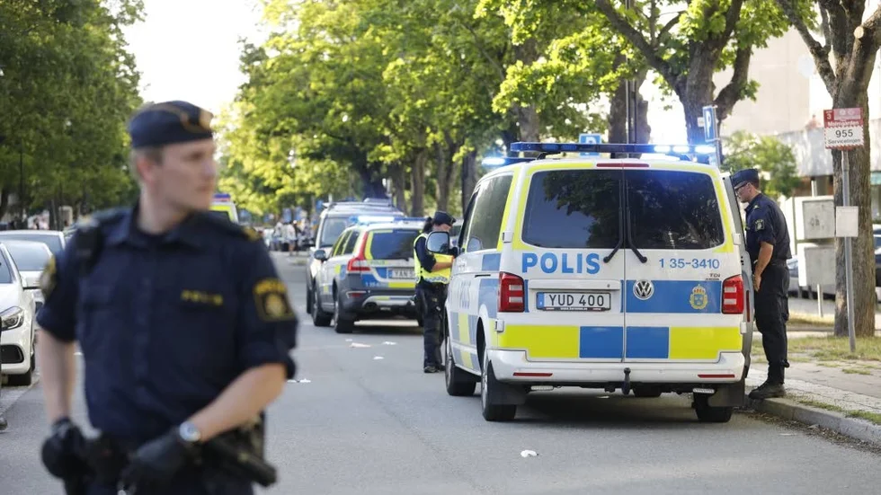 De återkommande kriminella uppgörelserna väcker frågan om statsmaktens befogenheter vid krislägen.
