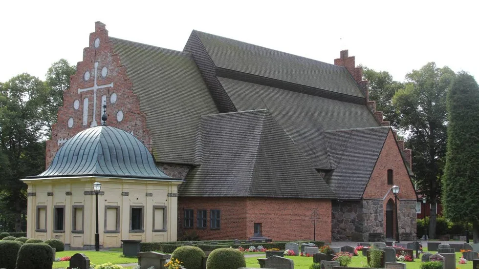 En vinterresa bjuds i Åtvids gamla kyrka under lördagen.
