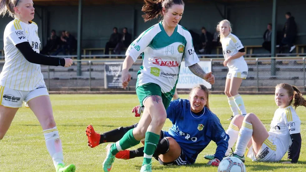 Julia Ingemarsson fick beröm för sin insats i HFK.