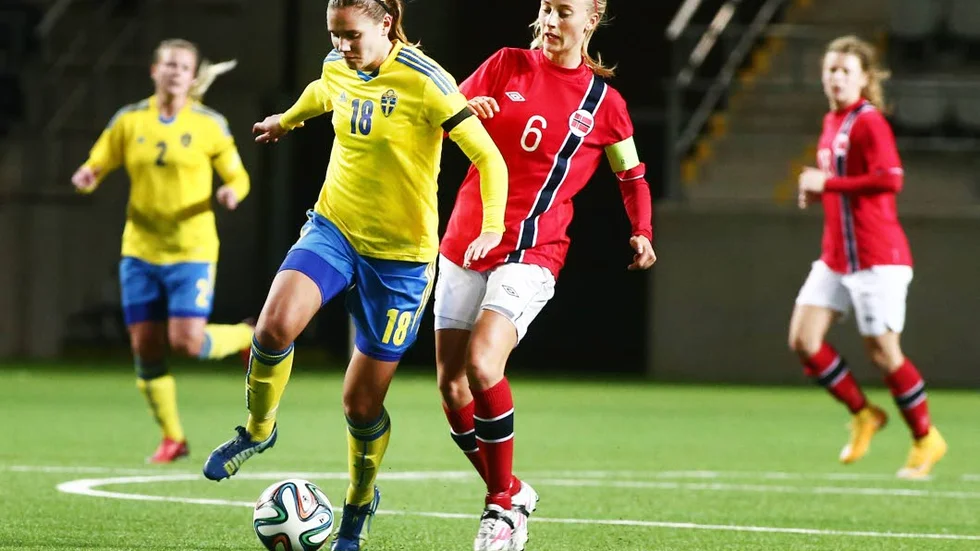 Farlig chans. Emma Lennartsson hade ett jätteläge i första halvlek, men sköt utanför.