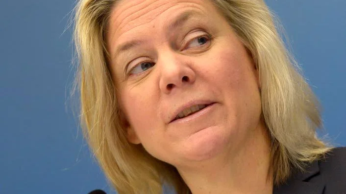 Vet bäst. Finansminister Magdalena Andersson (S) tar bort skattelättnader för privata gåvor till hjälporganisationer.