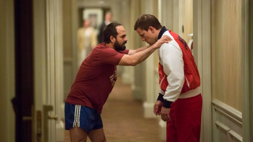 Brottarbröder. Mark Ruffalo och Channing Tatum spelar brottarbröderna och OS-medaljörerna Mark och Dave Schultz i det mörka dramat "Foxcatcher".
