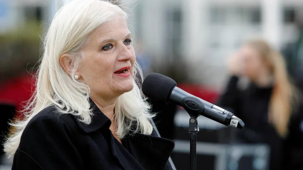 Konstnären Joanne Hoffsten driver redan flera projekt bland unga.