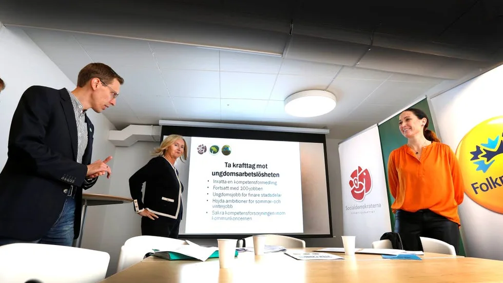 Nils Hillerbrand (MP), Lena Micko (S) och Rebecka Gabrielsson (FP) hoppas vill satsa på näringslivet i Linköping.
