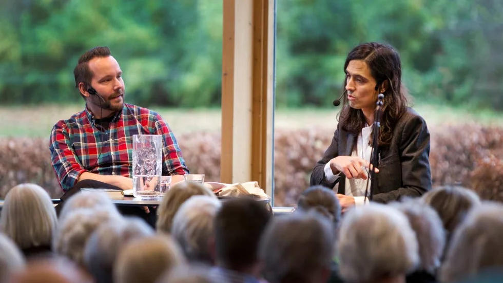 Parsamtal. Ledde samtalet gjorde Mattias Ahlén, kulturskribent.