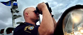 I helgen kollar polisen sjöbusar