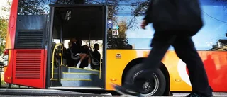Fulla män urinerade i bussen