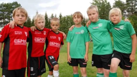 Dags för BD Open vilket dessa killar från IFK Kalix och Assi IF tycker är roligt: Erik Höglin, Viktor Ekholm, John Larsson, Johan Lindström, Erik Henriksson och Rasmus Häggström.