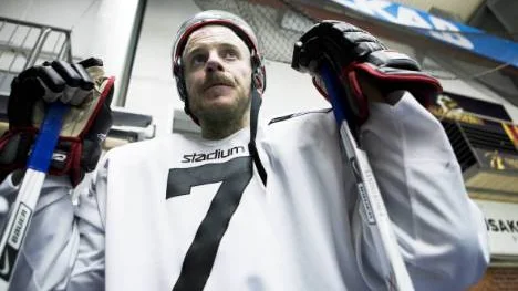 Maratonmannen Jan Sandström spelar i snitt nästan 25 minuter per match i elitserien. Men 30-åringen har inga problem med varken orken, eller tränarnas val att spela vissa backar mer än andra under matcherna.