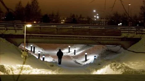 I den här gångtunneln, som förbinder västra Skurholmen med östra Skurholmen, kastade sig fyra unga män över en 25-årig man i ett rånförsök.foto:  göran ström