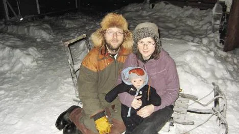 Turismföretagaren Dirk Hagenbuch här tillsammans med hustrun Silke Hülsmann och sonen Mattis Hagenbuch, fick inget svar från skolpolitikerna om hur landsbygden ska leva utan skola och barnomsorg.