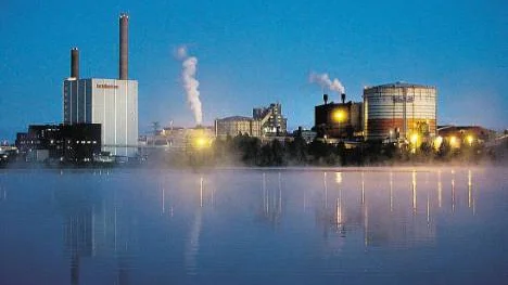 SSAB har börjat gå i vinst. De sista kvartalet förra året är det första under 2009 som visar positiva resultat. Trendbrottet gör att SSAB Tunnplåt ska nyanställa. FOTO: Pär Bäckström