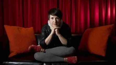 Jazzsångerskan Carolina Wallin Pérez vet att hon ger sig in på helig mark när hon släpper en skiva med egna tolkningar av några av Kents mest omtyckta låtar. "Jag är inte nervös, men jag är medveten om att många kommer att ha åsikter", säger hon. Foto: Anders Wiklund/Scanpix