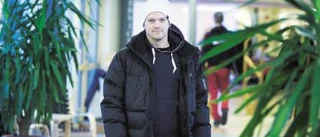 Knyter ihop säcken