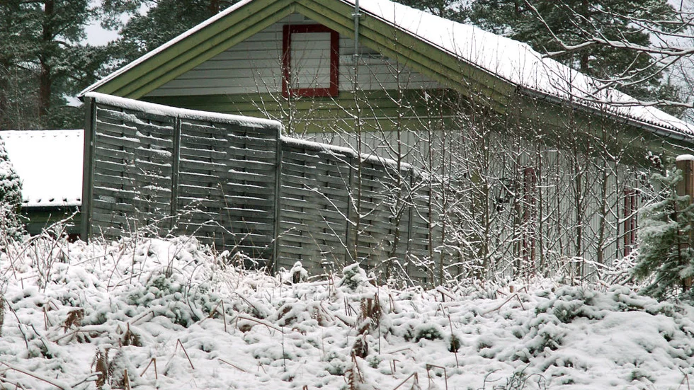 Boxholms byggnadsnämnd har ändrat sig. Det omstridda  insynsskyddet får stå kvar. FOTO: karl johan norén