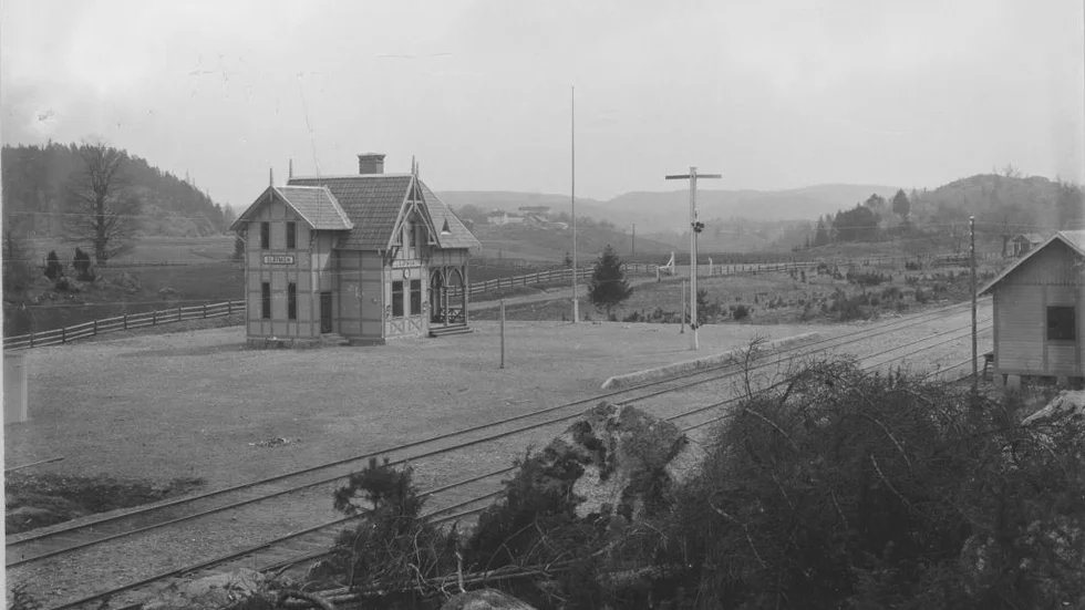 Stationshuset i sin ursprungliga utformning 1902, då även godsmagasinet fanns.