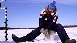 Pimpelfiskelegenden Stig Granström från Råneå har betytt mycket för pimpelfiskets popularitet i området.