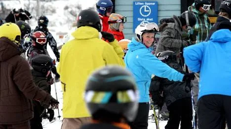 Trångt men trivsamt vid Kiruna BKs säsongavslutning i Luossavaarabacken.