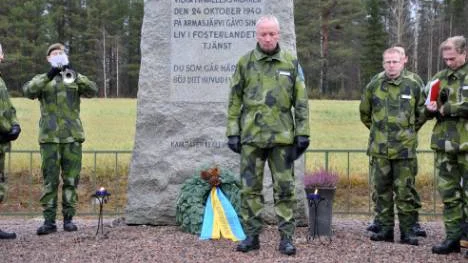 Överste Olof Granander lade ner en krans.
