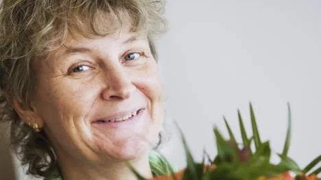 Arjeplogs kommunalråd Britta Flinkfeldt Jansson har många skäl att le. Fjällkommunen är årets företagarkommun i Norrbotten.  Som egen företagare gläds jag extra över detta, säger hon.FOTO: Maria Ekman