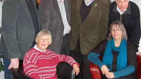 Polio Plus är Rotarys hittills största humanitära projekt. Mona Gustavsson, sekreterare Inner Wheel, Margot Hermansson, president i en av Bodens tre Rotary-klubbar, Boden Kungsbron, Göran Hedberg, inkommande president, och Allan Nyström, president i Boden Rotary. Göran Höglund, inkommande distriktsguvernör, och Ove Nilsson, president, Boden-Överluleå Rotary. FOTO: Nina Pettersson