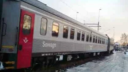 Lördagens södergående nattåg blev stående i Luleå. Passagerare som ville fick sova över i vagnarna.
