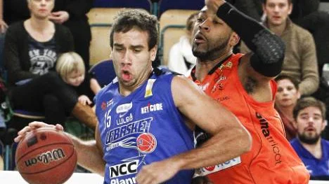 Justin Saffords 32 poäng hjälpte inte LF Basket.