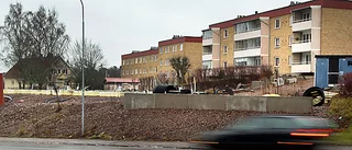 Fogden säljer tomterna – kommunen bevakar