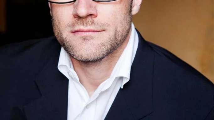 Patrik Godin är fyrtioett år och bor i Järfälla utanför Stockholm. Gimokrönikan är hans debut.
Foto: Nadja Hallström