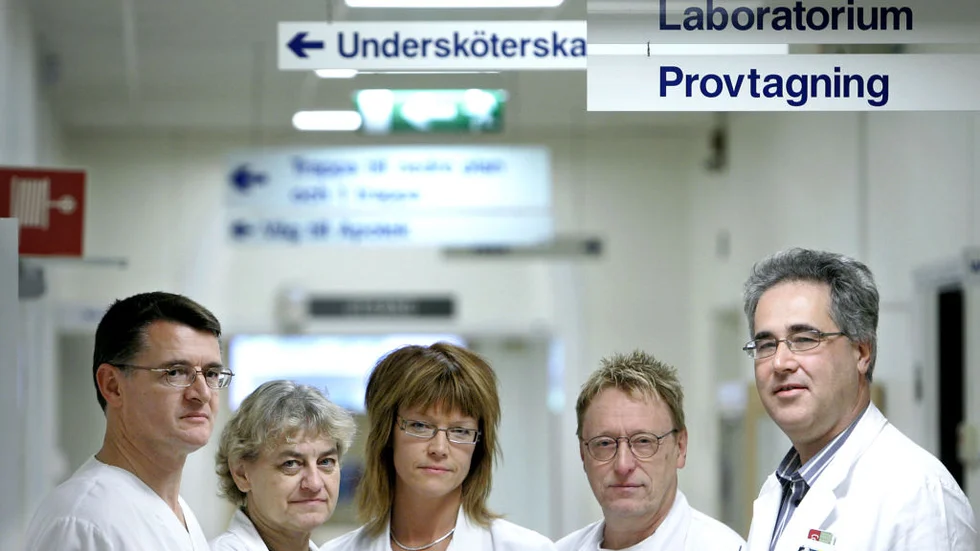 Patienternas säkerhet har försämrats och deras arbetsmiljö med den. Läkarna (frv) Blerim Krapi, Helén Jonson, Carin Hanson, Rolf Lövgren och Hans Örtoft som alla jobbar på Lyckornas vårdcentral, är starkt kritiska mot landstingets nya patientdatajournal Cosmic.