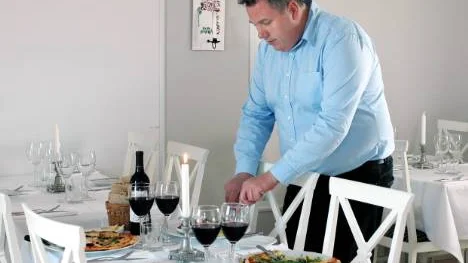 "Det handlar om affärsrelationer", säger JP Pozzi, hotelldirektör på Cape east i Haparanda.FOTO: Linda Danhall