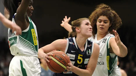 Telge mot Luleå Basket damligan kvartfinalLuleå nr 5 Elin Söderström