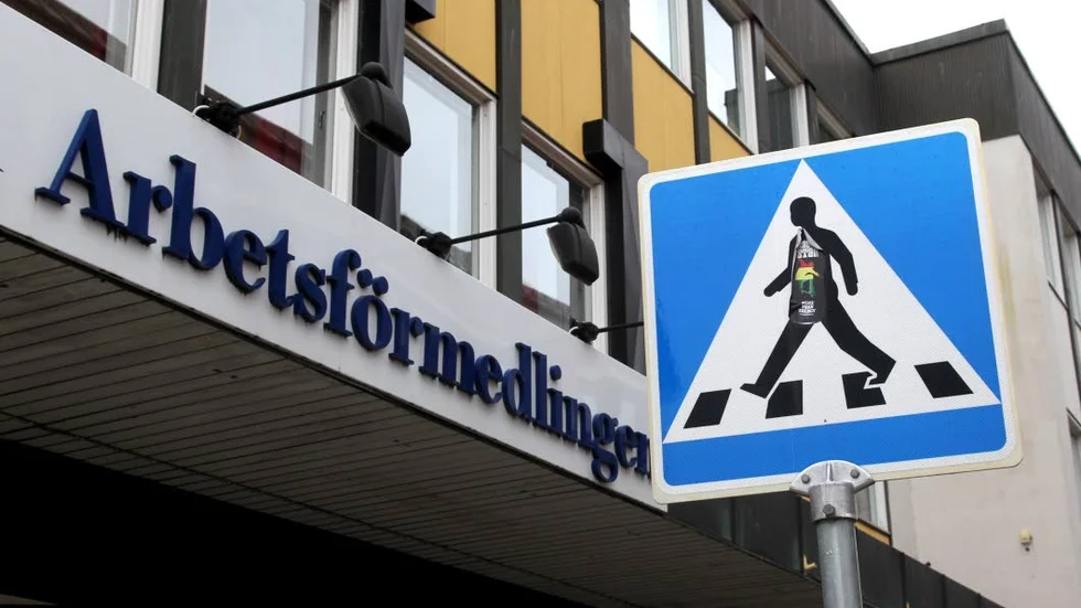 Gå till din lokala arbetsformedlingskontor om det är akut men du kommer inte åt AF:s webbplats.