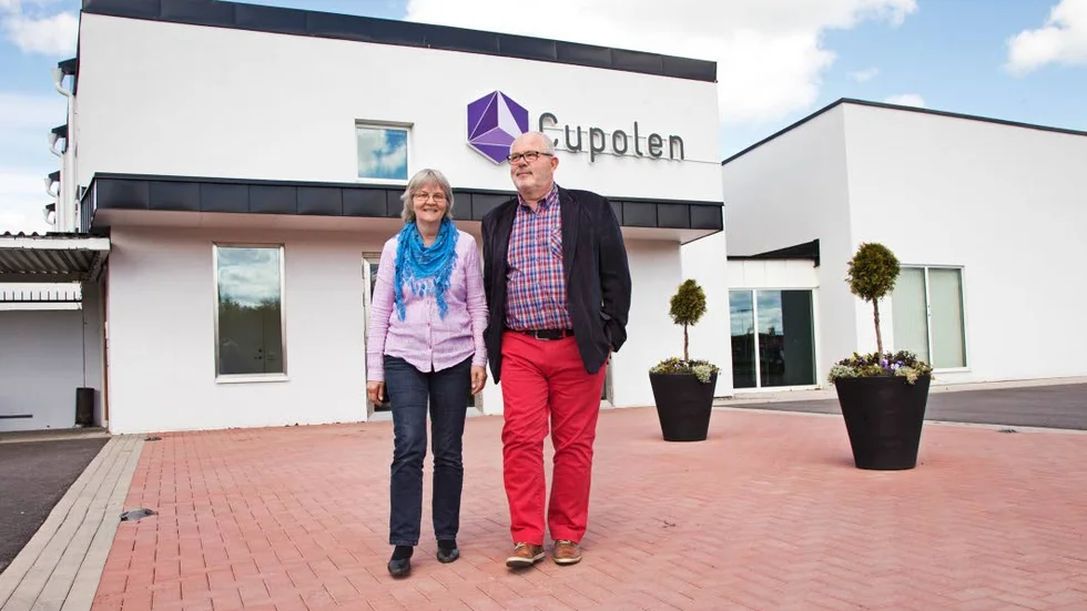 Hemma på besök. Barbro och Lars Gustavsson berättar om sina erfarenheter för hemmaförsaamlingarna.