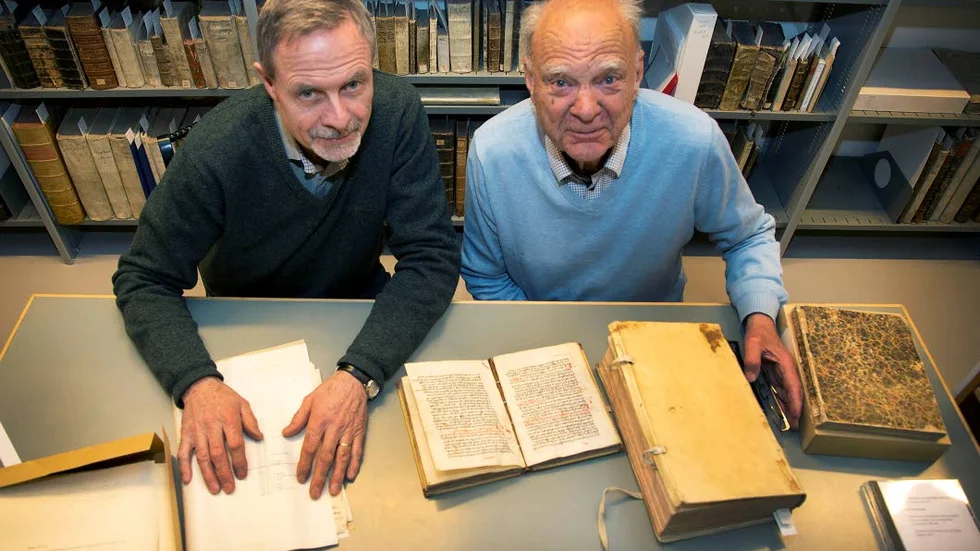 Mathias von Wachenfeldt och Anders Fahlbeck är aktiva i Samfundet Stiftsbibliotekets vänner. "Det var en sovande institution till för 25 år sen, då dåvarande ordföranden Gunnar Lonaeus gav nytt liv och öppnade samfundet utåt", säger Anders. (Lonaeus avled i mars i år, 95 år gammal).