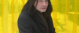 Li Li gör poetisk comeback