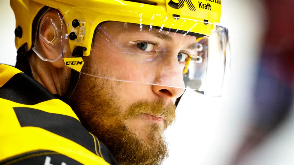 Tom Kühnhackl öppnade målskyttet för Skellefteå i den tredje perioden när laget hämtade ikapp ett tvåmålsunderläge.