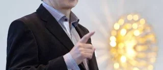 Han prisas för arbetsmiljön