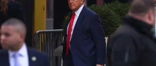 Trump i Trump Tower inför domstolsbesök