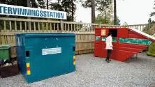 I Pajala bjuds det in till konstvandring med dans, musik, textläsning och konst skapad av återvunna sopor. Allt tar sin början vid kommunens sopcentral.