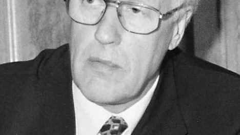"Maud Olofssons politik är en katastrof för centern", skrev Börje Hörnlund (C), arbetsmarknadsminister 1991-94, i Dagens Nyheter 7 maj.