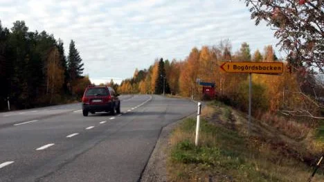 Nils Johansson befarar att det kommer hända fler olyckor vid Bogårdsbacken. FOTO: K-L SUNDQVIST