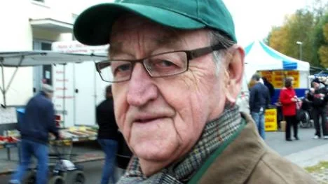 Hartvig Berg skulle köpa korv på Bodens höstmarknad.