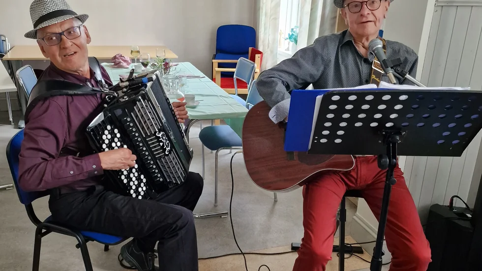 Sten och Per-Erik fick med sig publiken på allsång.