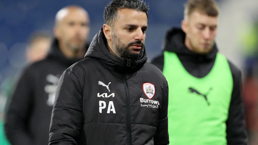 Poya Asbaghi under tiden i Barnsley. 