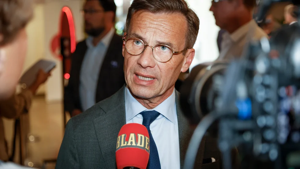 Statsminister Ulf Kristersson (M) anländer till tisdagens partiledardebatt i TV4.