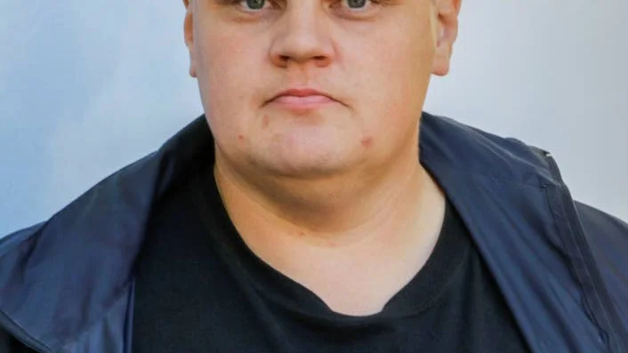 Sverigedemokrat. Magnus Häggblad representerar Sverigedemokraterna i kyrkovalet.