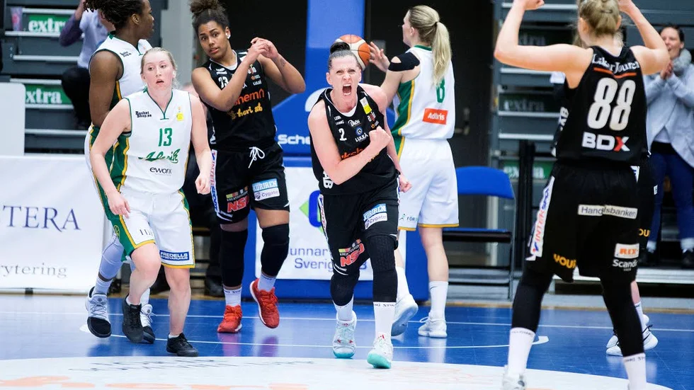 Känslorna. Anna Barthold jublade och jublade och jublade. Kaptenen stod pall och visade vägen när Luleå Basket säkrade semiseger nummer tre.