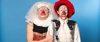 Clowner spelar Romeo och Julia
